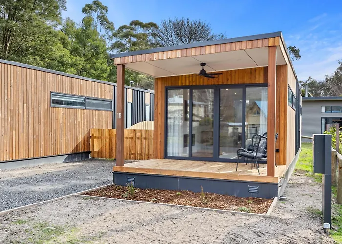 Small Scale Stays - Couples Retreats
